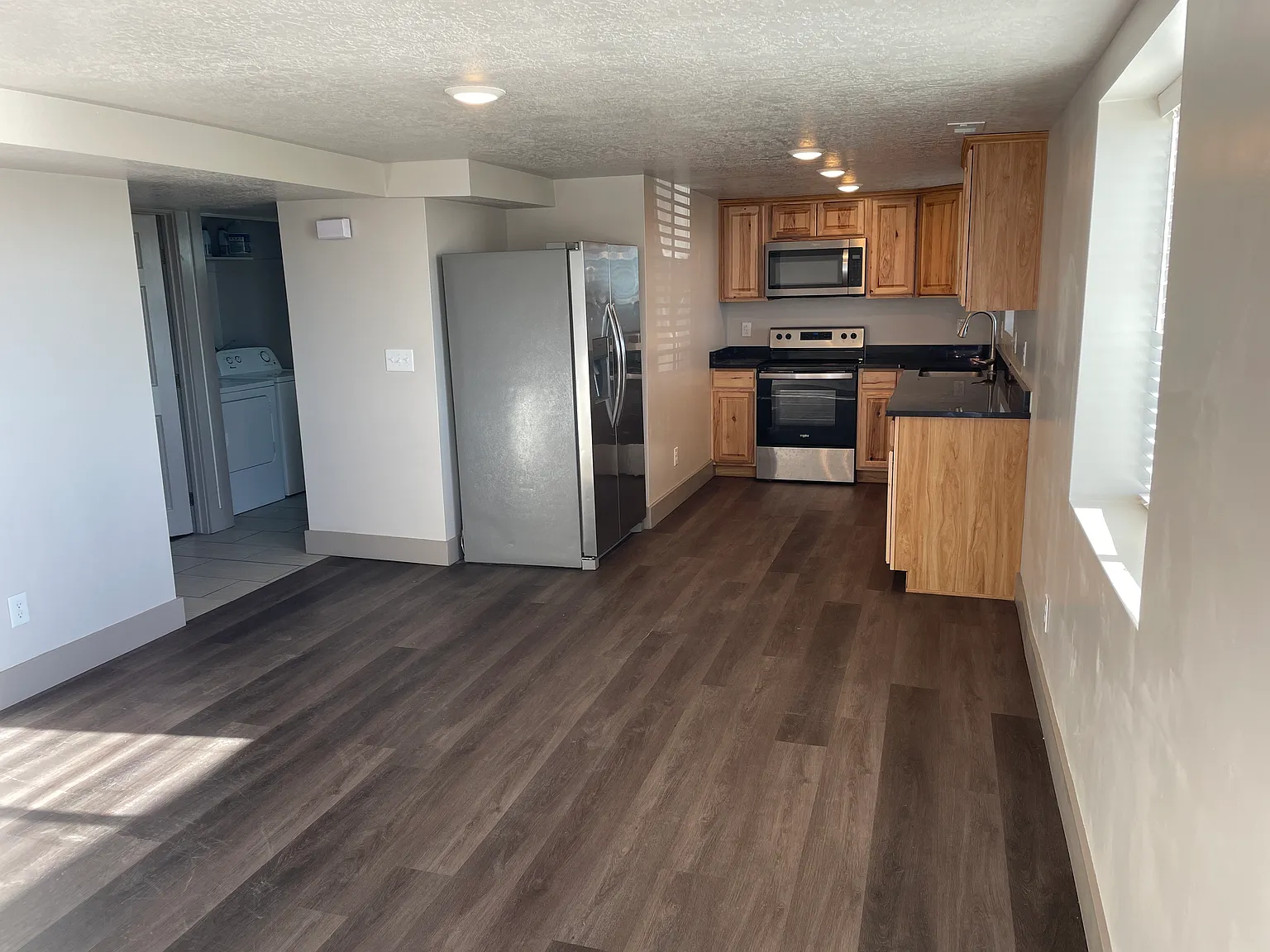 3 bed, 1200 sqft, $1,295 — Photo 2