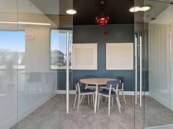 4th image of 501 Orleans St #301