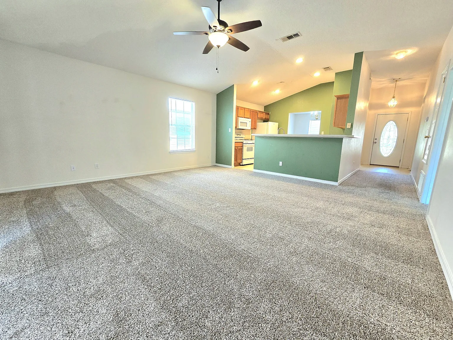 3 bed, 1500 sqft, $1,950 — Photo 4