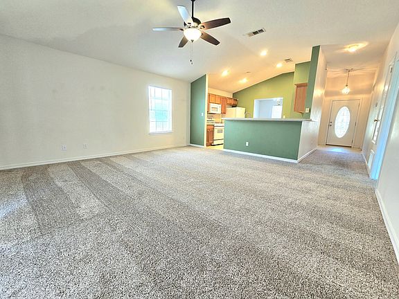 4th image of 2497 Redoubt Ave