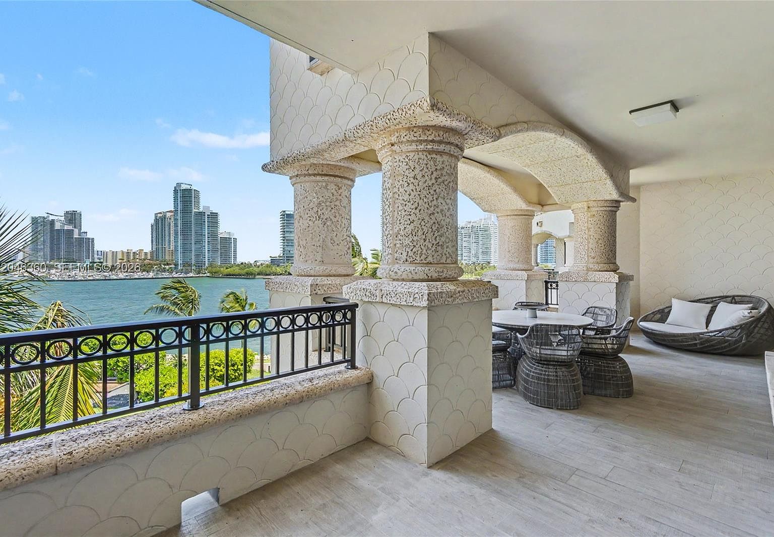 7042 Fisher Island Dr #7042
