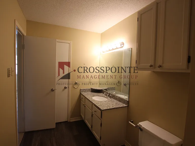 5875 Creekside Cir — Photo 29