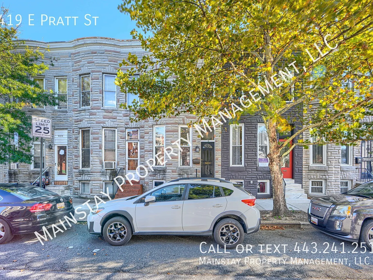 Renovated 2 bed, 2.5 bath townhouse with 2 car parking! — Photo 2