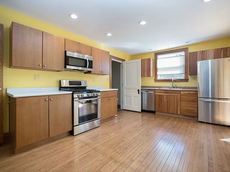529 S Ashley St — Photo 5