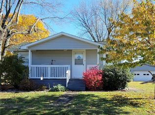 302 Burns Ave, Ellwood City, PA 16117