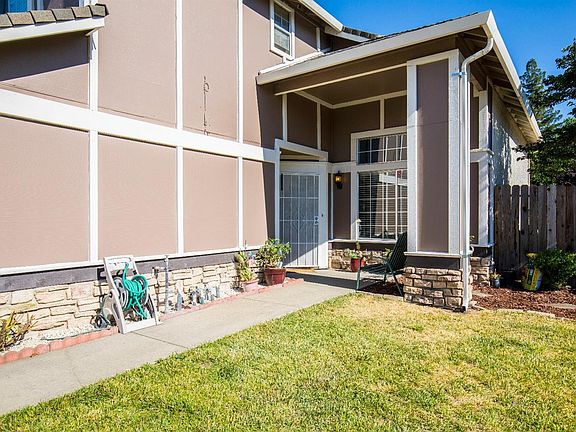 4th image of 8555 Hermitage Way