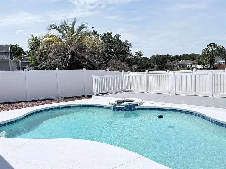 906 Berwick Dr — Photo 19