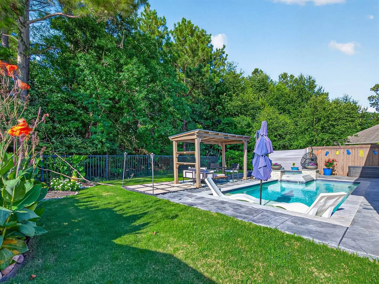 The Pineapple Oasis Pool And Spa Retreat — Photo 2