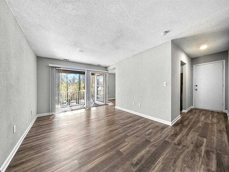 Concord Crossing Apartments — Photo 21