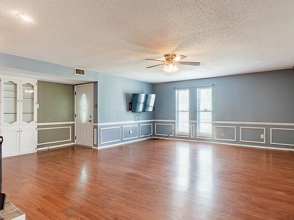 5th image of 4733 Redwood Dr