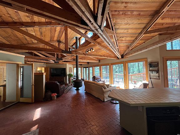 4th image of 4 Forest Dr
