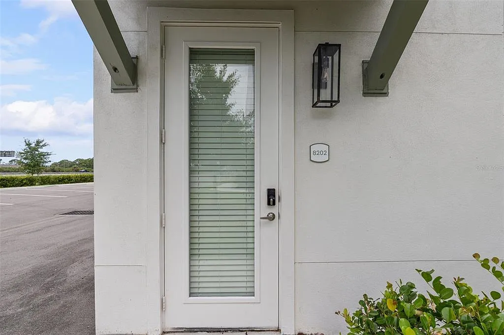 2 bed, 2.0 bath, 1284 sqft, $2,650 — Photo 4