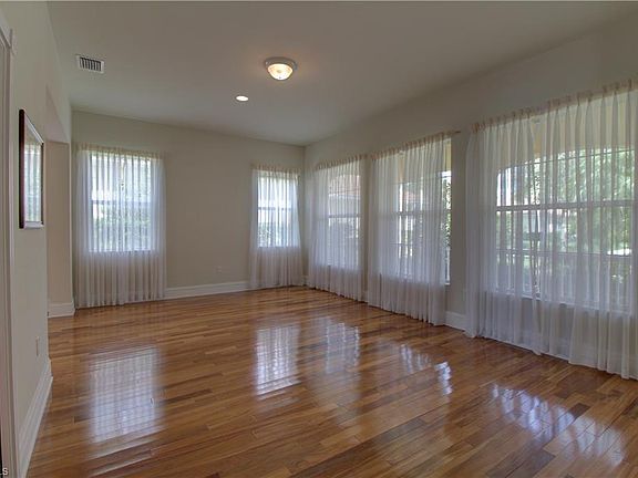 4th image of 8509 Deimille Ct