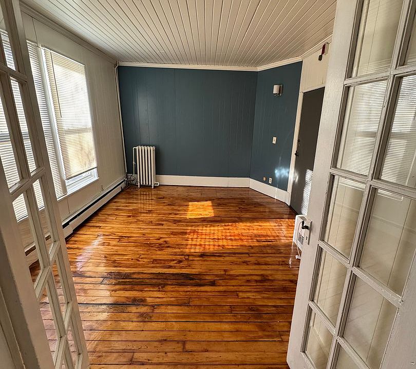 1st image of 1022 15th Ave SE APT 6