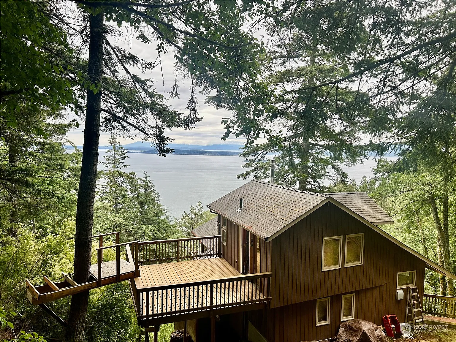 330 Day Lake Road photo 1