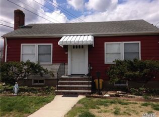 26 Cobb Pl, Farmingdale, NY 11735