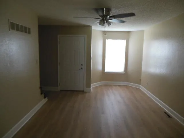 2 bed, 1.5 bath, 1021 sqft, $1,485 — Photo 3