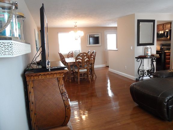 4th image of 2789 Mapletree Ct