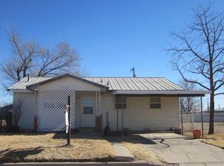 922 Cedar St, Plainview, TX 79072