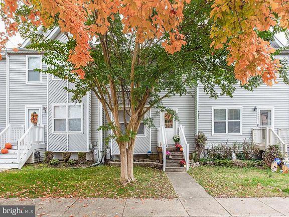 3rd image of 7999 Delores Ct