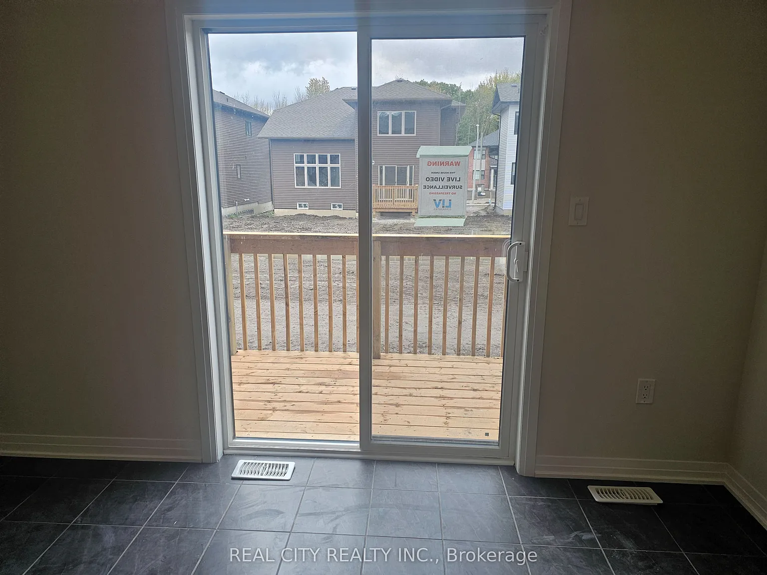 5 bed, $3,080 — Photo 4