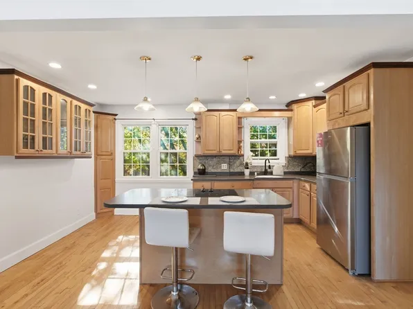 112 Maple St APT 6, Malden, MA 02148