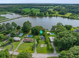 195 Lakewood Dr E, Muscle Shoals, AL 35661