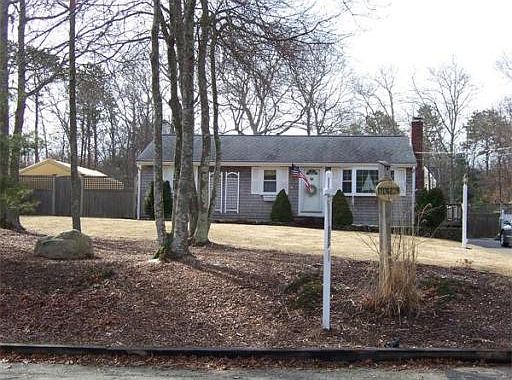 1st image of 27 Carolyn Dr