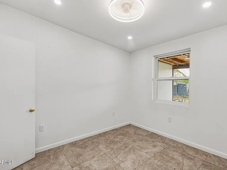 1620 W Roeser Rd — Photo 21