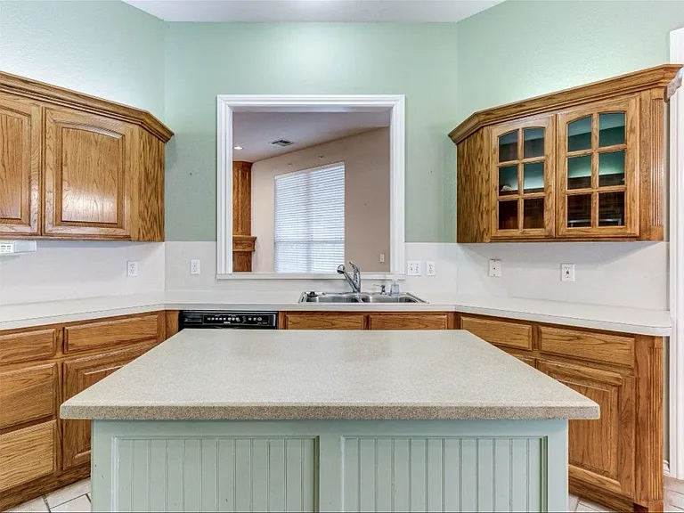 16605 Farmington Way — Photo 26