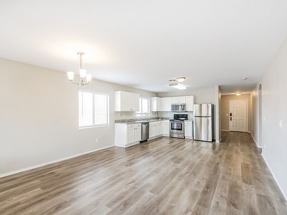 5th image of 12929 W Willow Ave