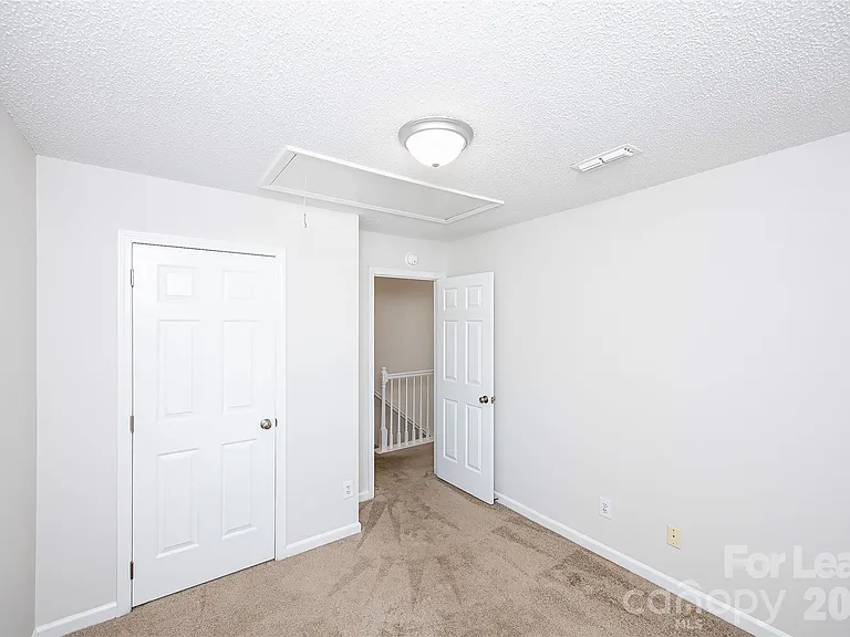 7405 Wapiti Ct — Photo 17