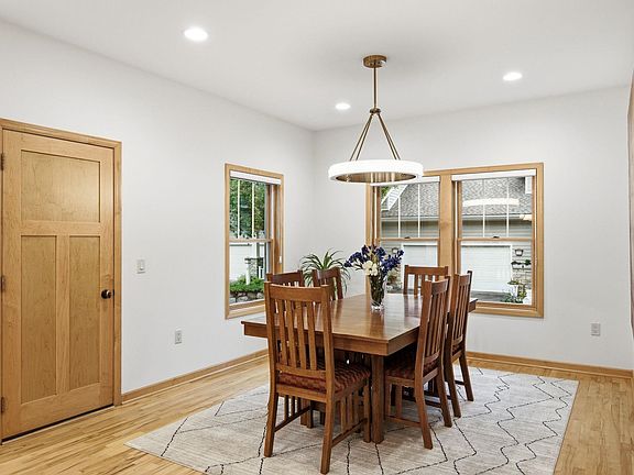 3rd image of 17 Glen Arbor Way