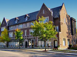 458 Winnetka Ave APT 207, Winnetka, IL 60093