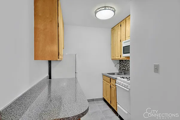 Rented by City Connections Realty | media 11