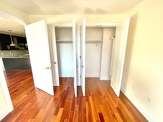 Rented by Contact Realty | media 18