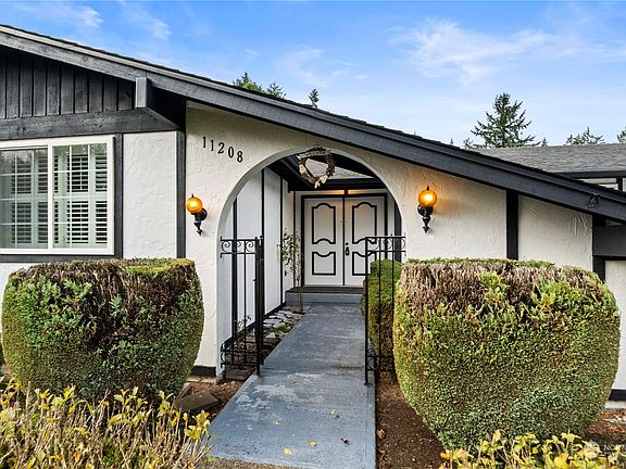 5th image of 11208 98th Avenue SW