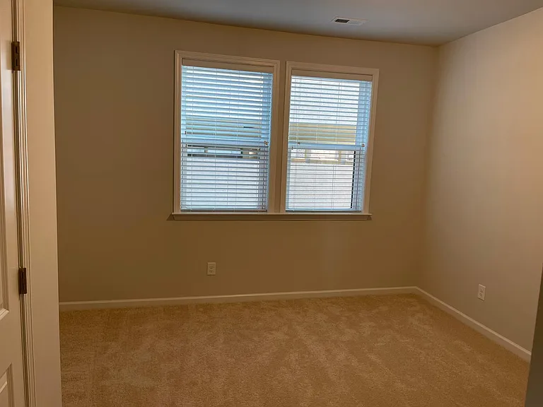6335 Southgrove St — Photo 17