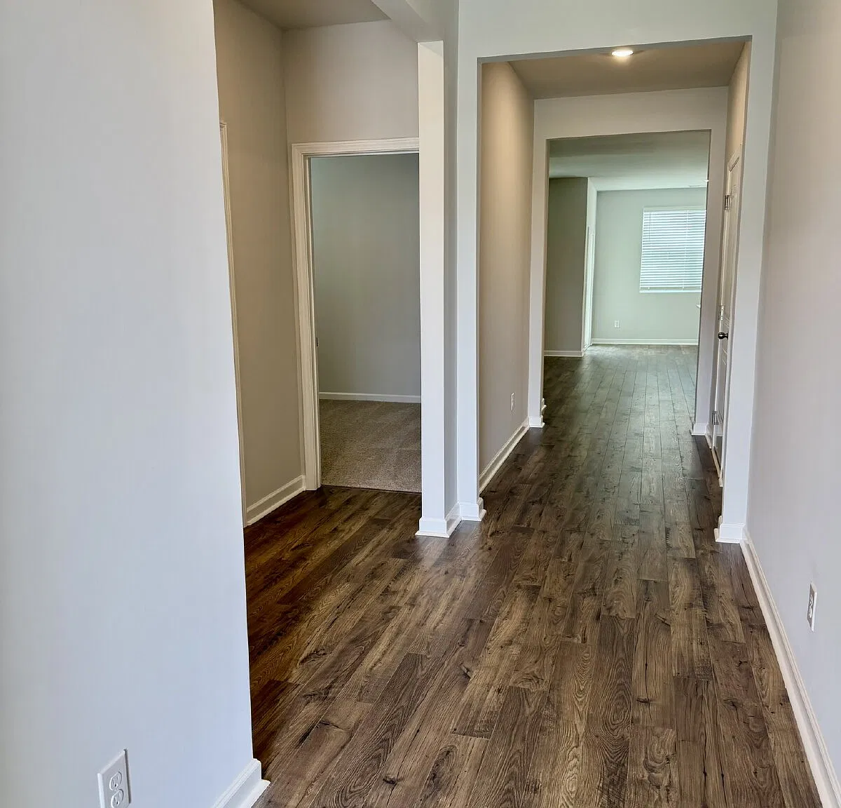 3 bed, 2.0 bath, 1618 sqft, $1,995 — Photo 3