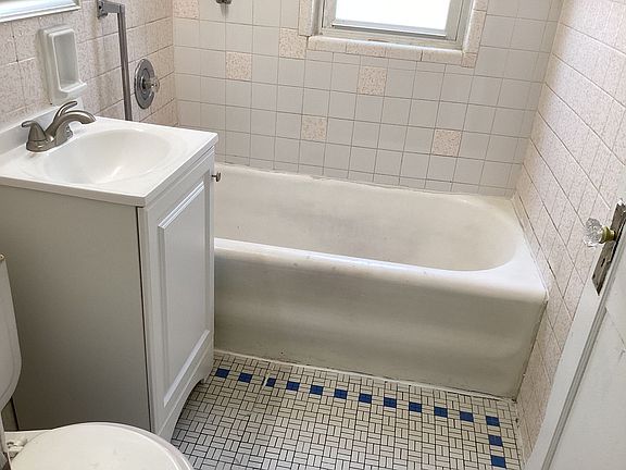 3rd image of 4213-4215 N 14th St