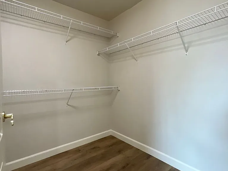 1834 E Lester Ave — Photo 14