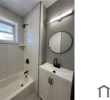 2nd image of 1018 W 8th St