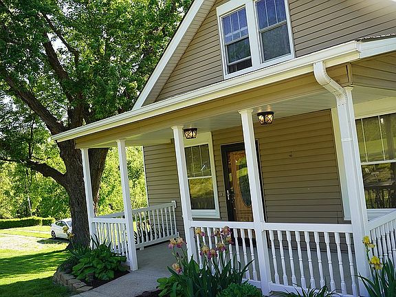 3rd image of 4802 Hill Dr