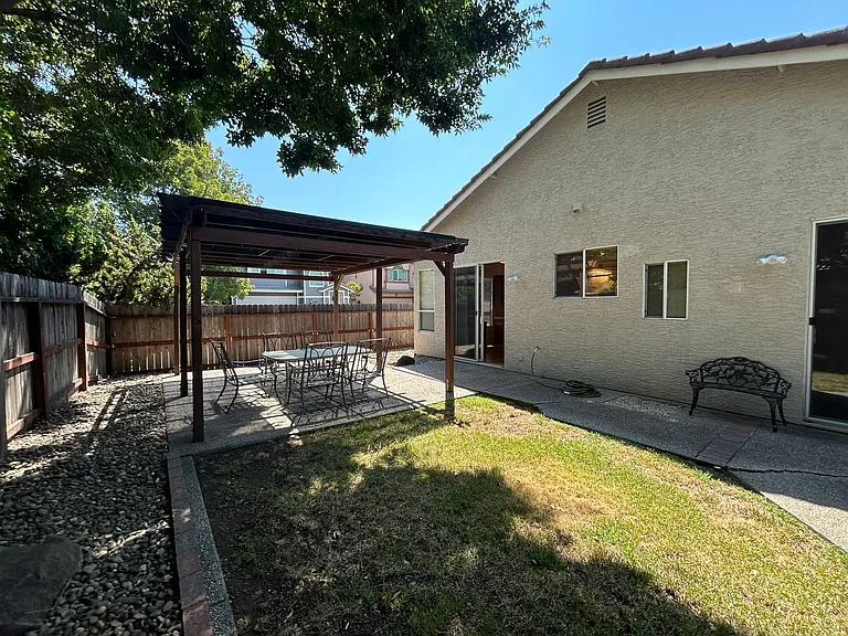 7025 Sandy Souza Way — Photo 25