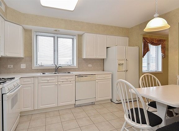 4th image of 675 Pearson St #1-803