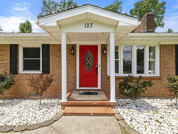 5th image of 123 Greencrest Circle