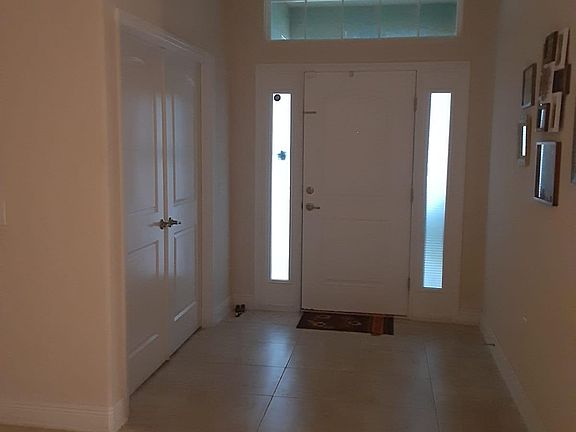 3rd image of 379 Buchannan Dr