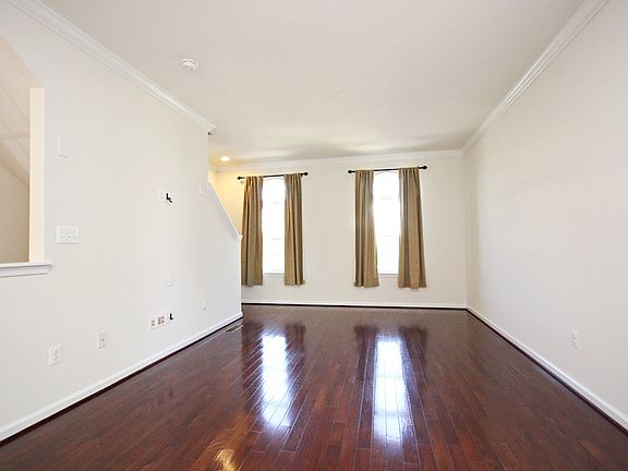 4th image of 2198 Silk Wood Ct