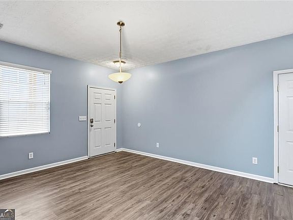 3rd image of 231 Silver Spring St