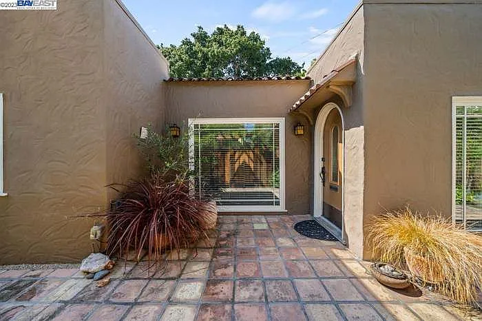 769 Vincente Ave — Photo 3